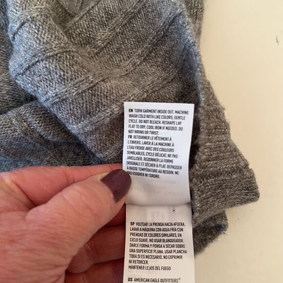 Women’s American Eagle Cropped Cardigan, Size XS - Picture 8 of 9